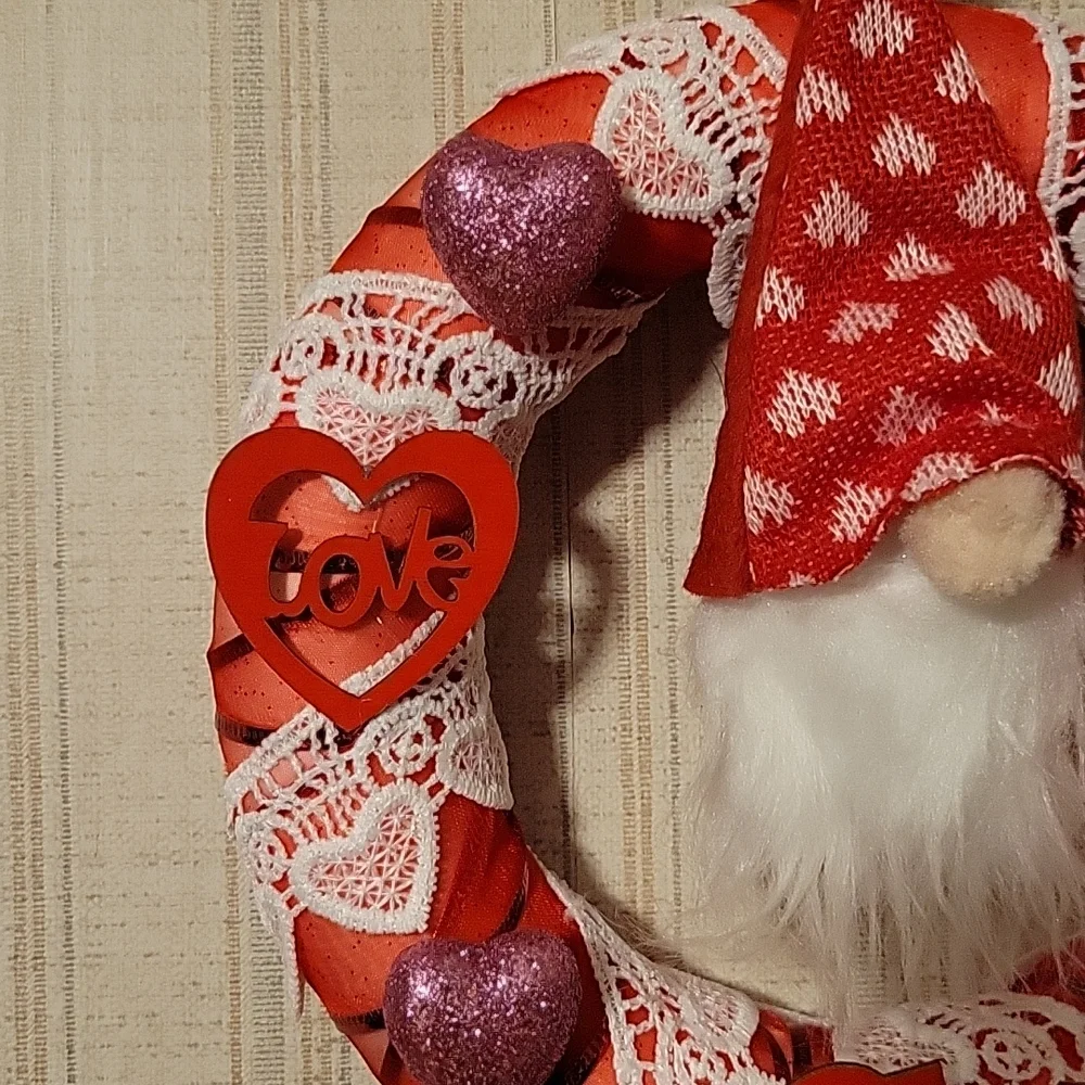 HAND CRAFTED WREATH VALENTINE'S LOVE AND GNOME